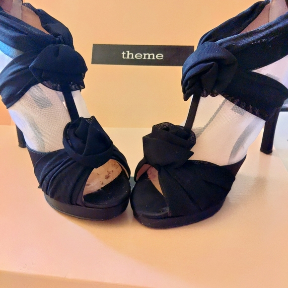 Heels - Picture 8 of 8